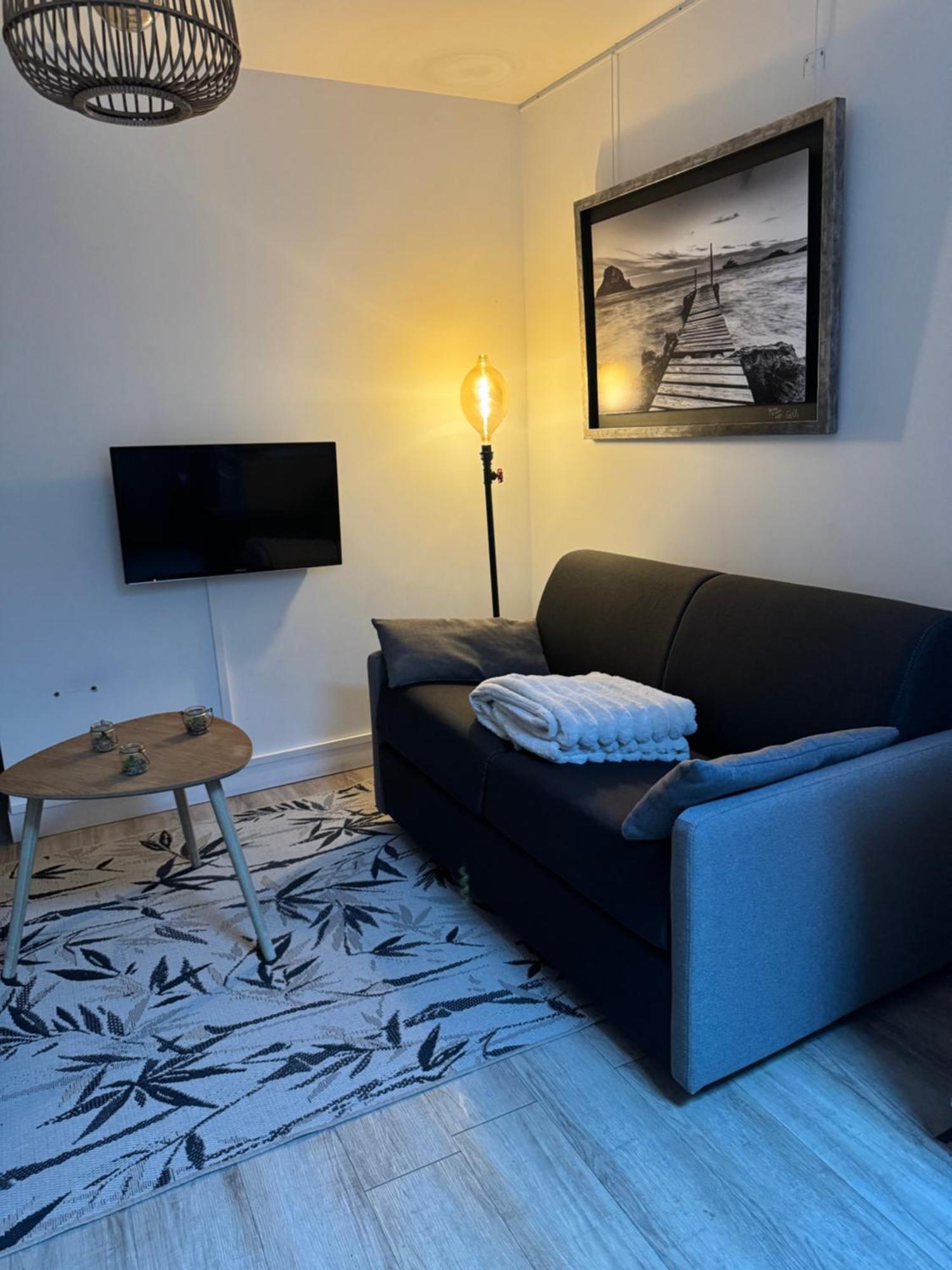 Appartement Cosy Face A La Basilique Saint Remi Reims Exterior foto